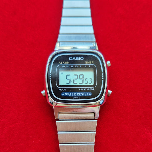 <CASIO> Vintage Digital Watch